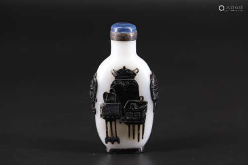 Chinese Peking Glass Snuff Bottle