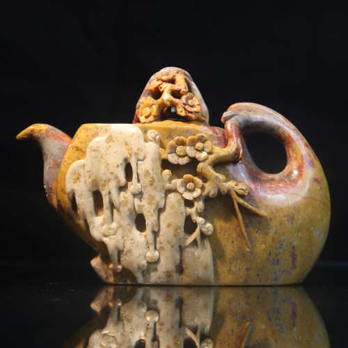 寿山石雕摆件圆雕观赏茶壶“品梅壶”