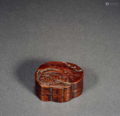 清中期·黄杨木雕荷叶纹印盒