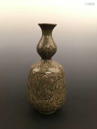 Chinese Longquan Porcelain Vase