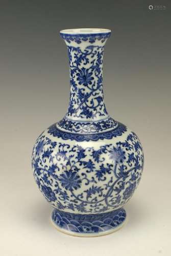 BLUE & WHITE FLORAL VASE