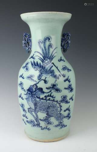 19TH C BLUE & WHITE PORCELAIN QILIN VASE