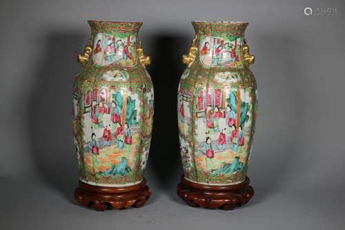 Rare Pair of Canton Famille Rose Folding porcelain vase,Mid Qing dynasty