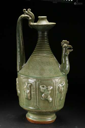 A Chinese Yue Yao teapot with a chicken head