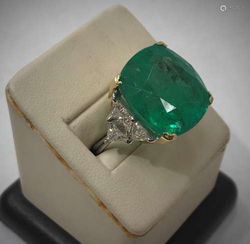 24.2 Carats GIA !8kg Colombia Emerald Ring With Diams