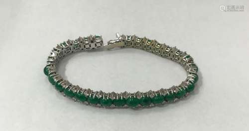 18kg Emerald Beaded Bracelet