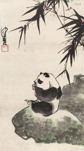 陈佩秋（b.1922） 熊猫 镜芯 设色纸本