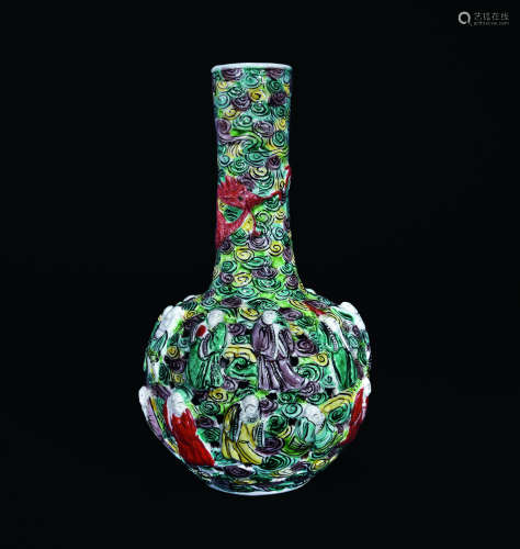 民国 素三彩雕瓷十八罗汉天球瓶