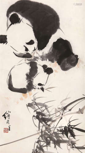 刘继卣（1918～1983） 熊猫 立轴 设色纸本