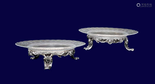 约1870年 法国 纯银高浮雕雕花果盘架子 (一对)