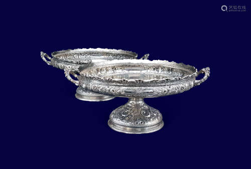 约1910年 美国 蒂芙尼 纯银高浮雕雕花大型果盘 (一对)
