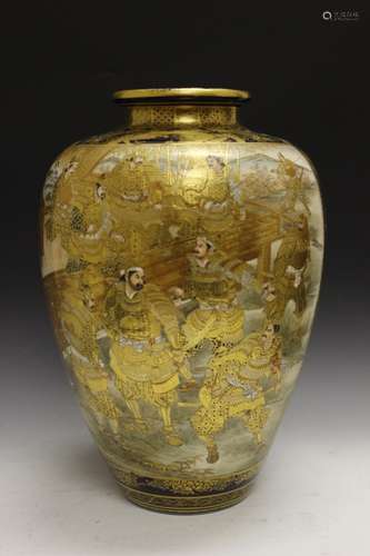 Japanese Large Satsuma Kinkozan Gold Vase