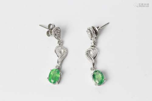 18k White Gold Emerald And Diamond Earrings