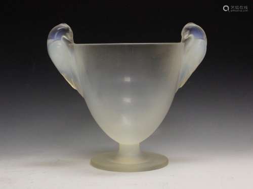 R. Lalique Opulacent Bird Vase