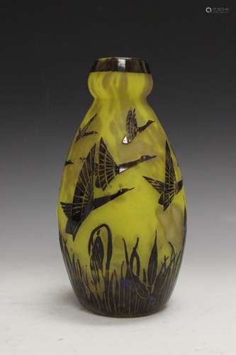 Le Verne Francaise Bird Vase