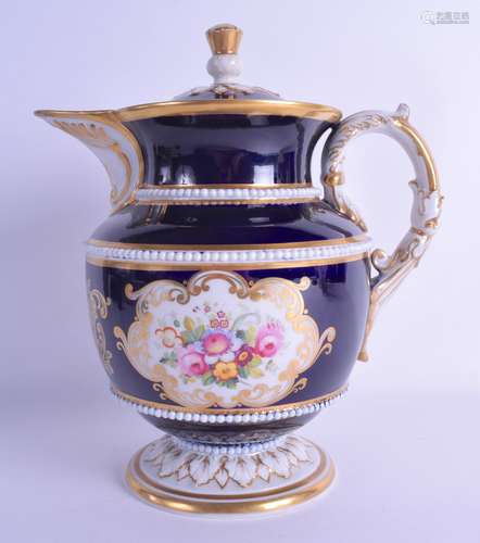 A FINE LARGE 18TH/19TH CENTURY CHAMBERLAINS WORCESTER JUG AND COVER painted with panels of foliage