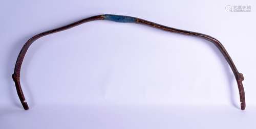 AN 18TH/19TH CENTURY TURKISH OTTOMAN CARVED AND LACQUERED HUNTING BOW decorated with various motifs.