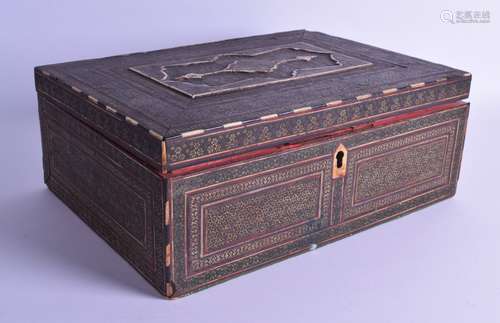 A GOOD 18TH/19TH CENTURY ANGLO INDIAN IVORY INLAID GEOMETRIC CASKET decorated with star shaped