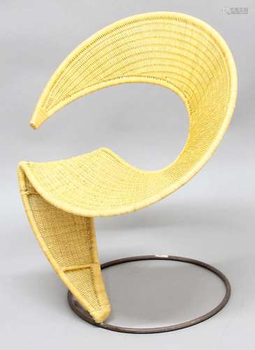 VITTORIO BONACINA ITALIAN DESIGNER CHAIR an interested curved rattan chair supported on a heavy