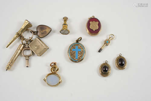 A QUANTITY OF ASSORTED FOB SEALS AND PENDANTS