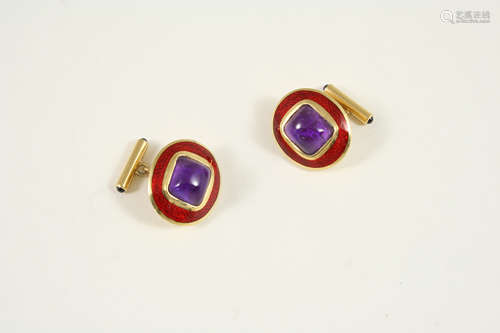 A PAIR OF AMETHYST AND ENAMEL CUFFLINKS each link mounted with a cabochon amethyst within a surround