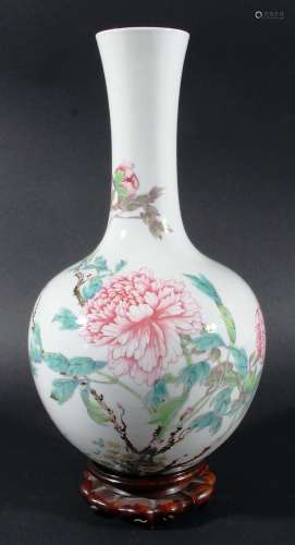 CHINESE FAMILLE ROSE BOTTLE VASE, Republic period, tianqiunping form, painted with chrysanthemum and