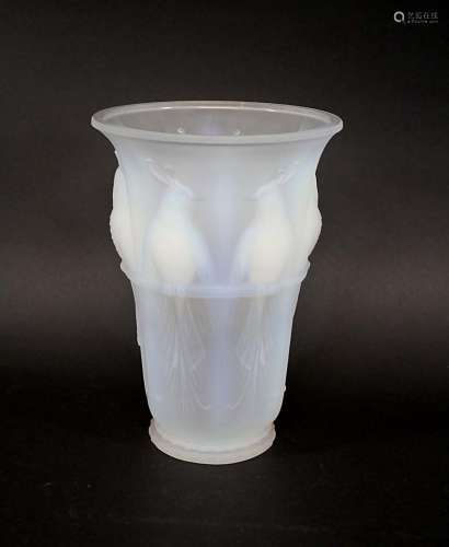 ART DECO OPALESCENT GLASS VASE in the manner of Sabino, the moulded glass vase designed with