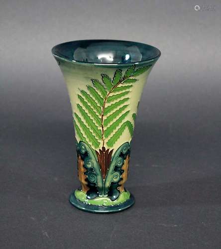 MOORCROFT VASE - PONGA/SILVER FERN, NEW ZEALAND INTEREST a boxed modern limited edition Moorcroft