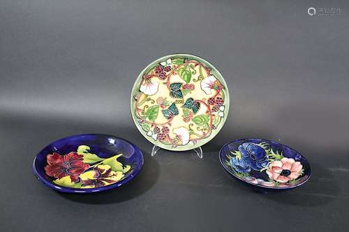 MOORCROFT PLATE a modern limited edition plate decorated with leaves and berries, dated 1998 and