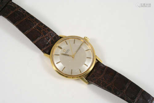 A GENTLEMAN'S 18CT. GOLD AUTOMATIC SEAMASTER WRISTWATCH BY OMEGA the signed circular dial with baton