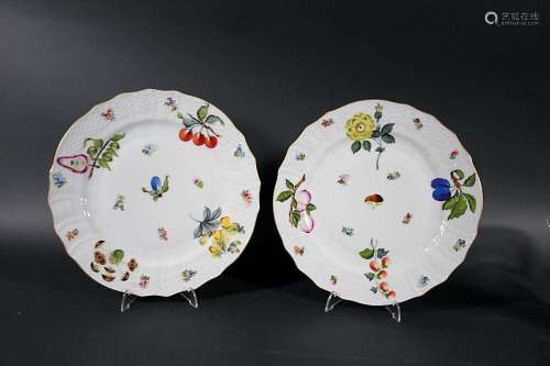 SET OF HEREND DINNER PLATES - FRUITS & FLOWERS a set of 20 large dinner plates by Herend, each