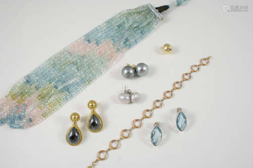 A QUANTITY OF JEWELLERY including a pair of 18ct. gold drop earrings by Kiki McDonough, a pair of