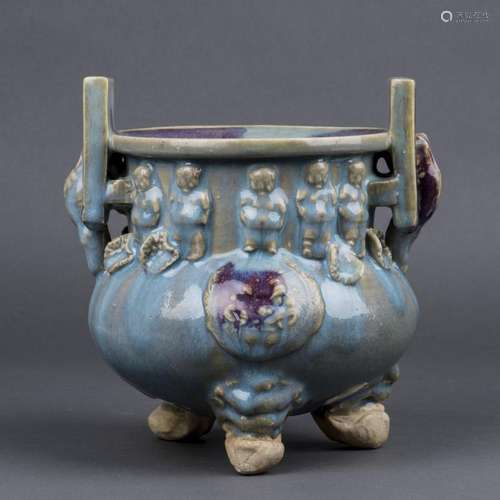 A JUNYAO PURPLE AND LAVENDER-BLUE GLAZED 'FIGURE' TRIPOD, YUAN DYNASTY