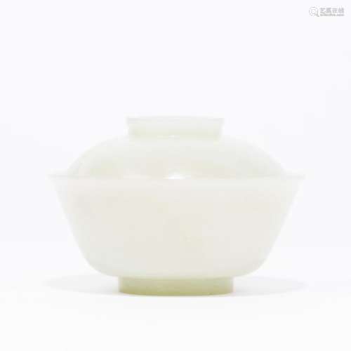 A FINE WHITE JADE BOWL AND COVER, QING DYNASTY, 18TH CENTURY