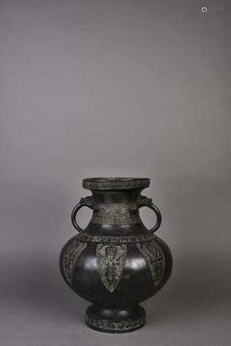 A XIZHOU STYLE BRONZE VASE, 19TH CENTURY