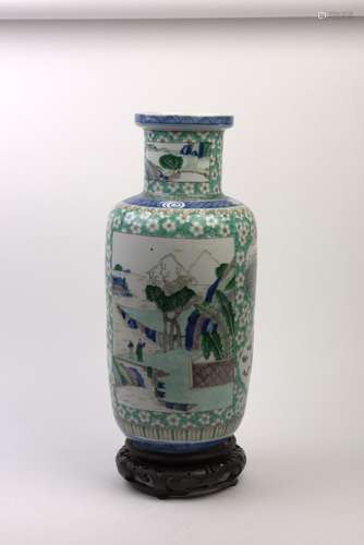 A CHINESE FAMILLE VERTE WUCAI BALUSTER VASE, QING DYNASTY