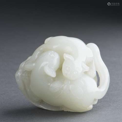 A WHITE JADE 'CATS AND BUTTERFLY' PAPERWEIGHT, 18TH CENTURY, QING PERIOD