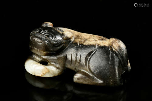 JADE CARVED 'MYTHICAL BEAST' FIGURE