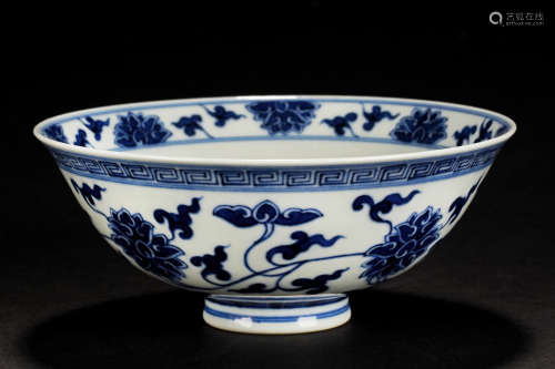 BLUE AND WHITE 'FLOWERS AND VINES' BOWL