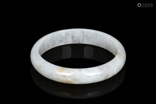 JADEITE ROUND BANGLE WITH CERTIFICATE