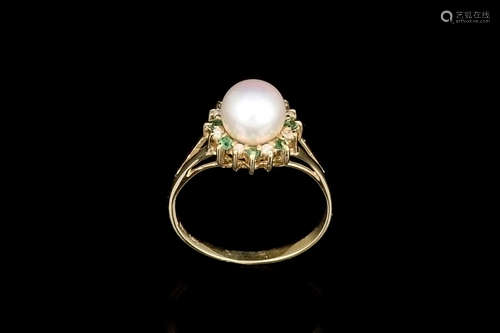 14K YG PEARL RING WITH DIAMONDS AND EMERALDS