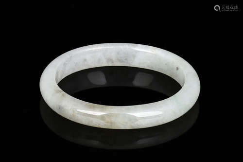 JADEITE ROUND BANGLE WITH CERTIFICATE