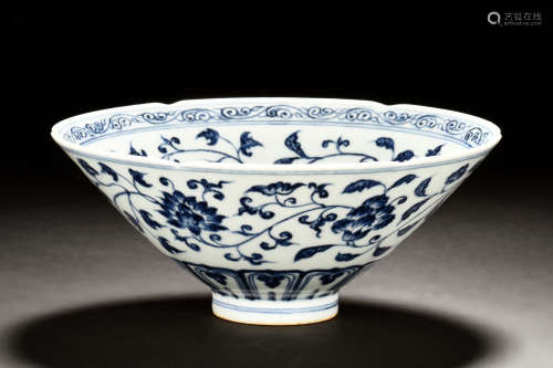 BLUE AND WHITE FLORIFORM 'LOTUS FLOWERS' CONICAL BOWL