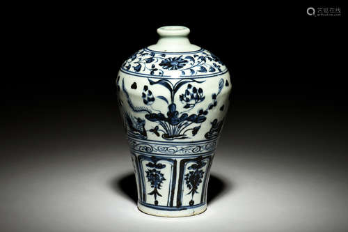 BLUE AND WHITE 'FLOWERS' VASE, MEIPING