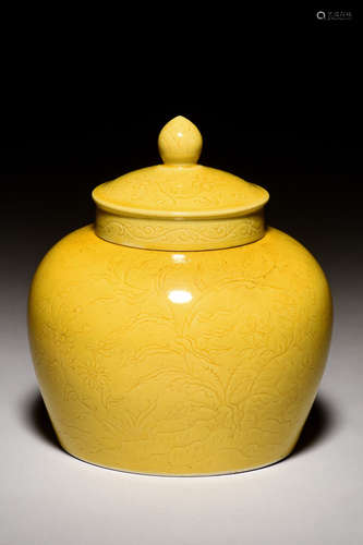 YELLOW GLAZED CARVED FLOWERS JAR WITH COVER