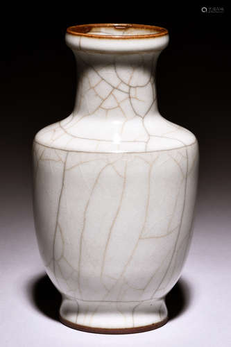 GUAN TYPE CRACKLE WARE VASE