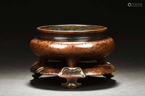 WU BANGZUO: BRONZE TRIPOD CENSER WITH STAND