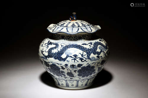 BLUE AND WHITE 'DRAGON' JAR WITH COVER