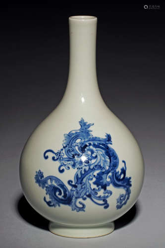 BLUE AND WHITE 'PHOENIX' VASE