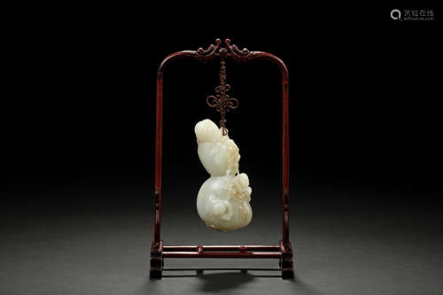 JADE CARVED DOUBLE GOURD HANGING ORNAMENT